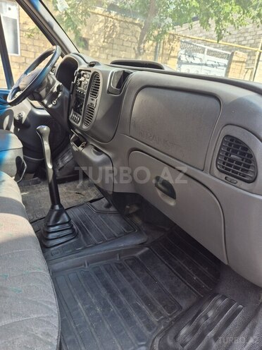 Ford Transit-6
