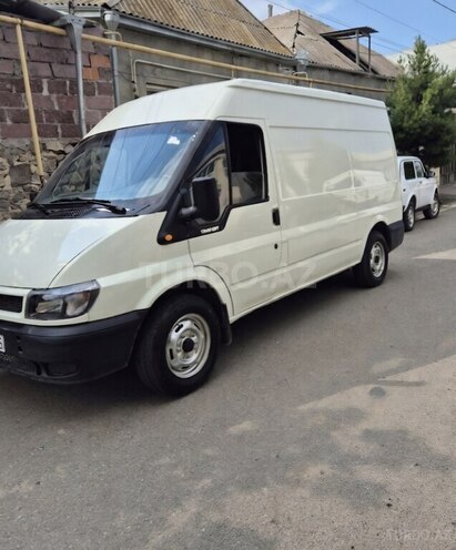 Ford Transit-5