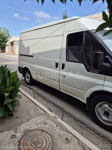 Ford Transit-4