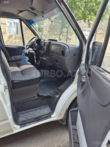 Ford Transit-7