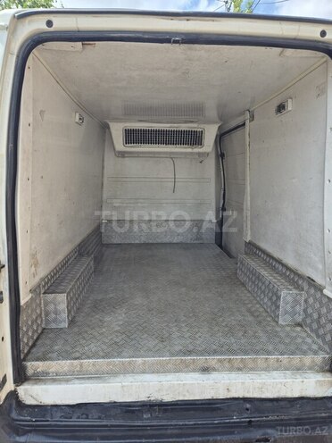 Ford Transit-10