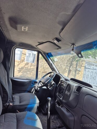 Ford Transit-12