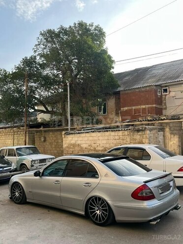 Mercedes E 500-9