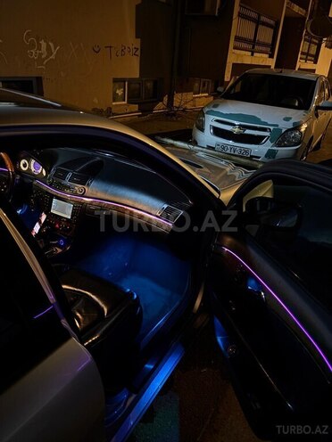 Mercedes E 500-11