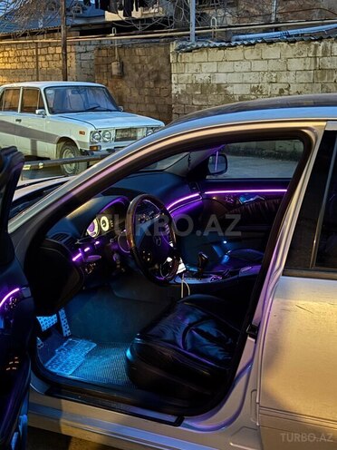 Mercedes E 500-10