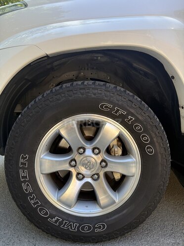 Toyota Land Cruiser Prado-10