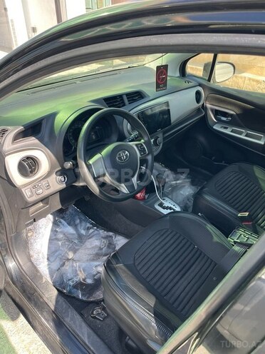 Toyota Vitz-2