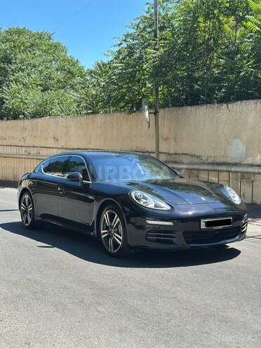 Porsche Panamera 4S Executive-3
