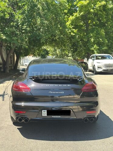 Porsche Panamera 4S Executive-4