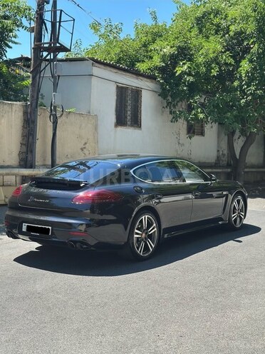 Porsche Panamera 4S Executive-6