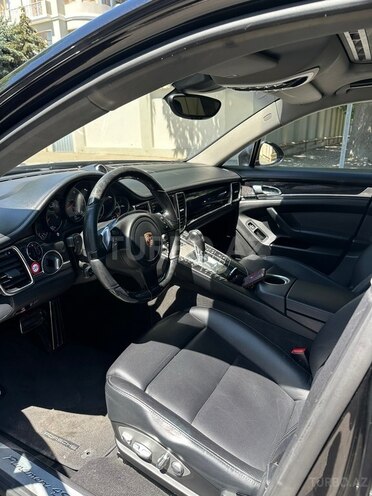 Porsche Panamera 4S Executive-8