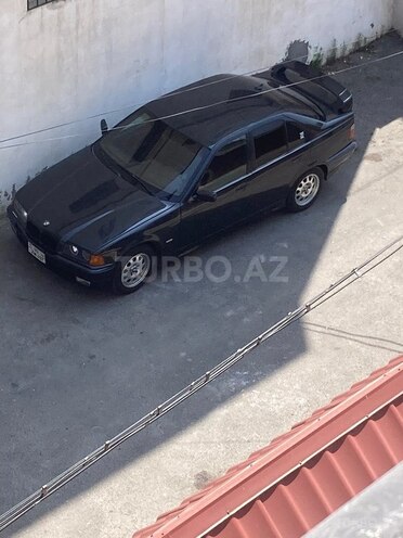 BMW 323-2
