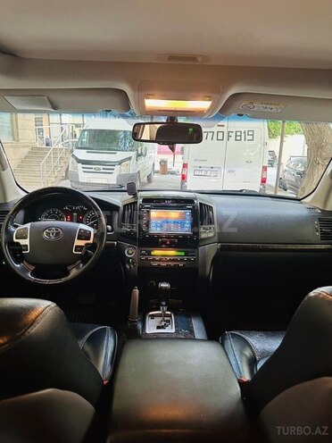 Toyota Land Cruiser-3