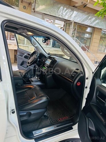 Toyota Land Cruiser-4