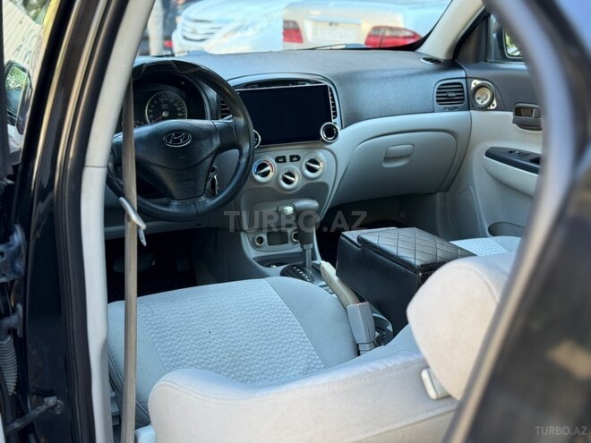 Hyundai Accent-9
