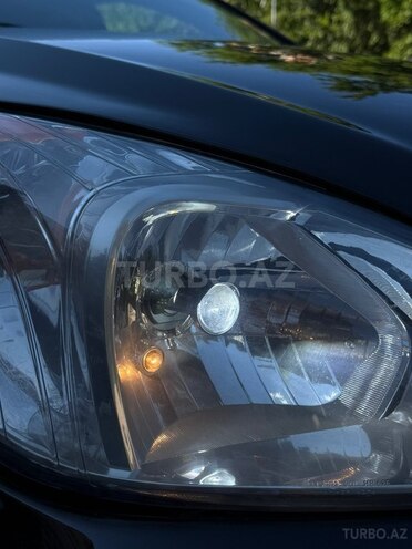 Hyundai Accent-11