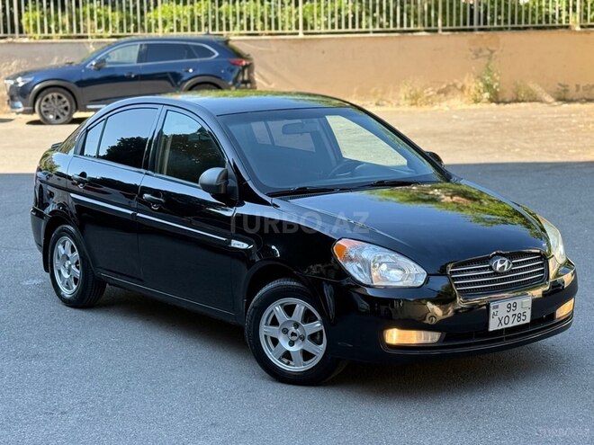 Hyundai Accent-2