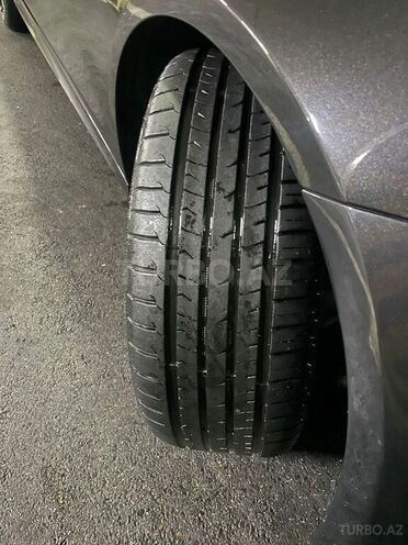 Mercedes E 350-11