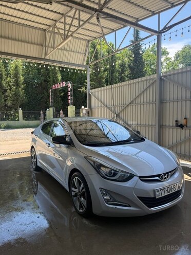 Hyundai Elantra-2