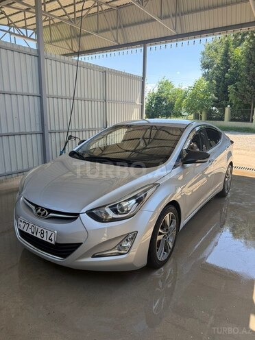 Hyundai Elantra-3