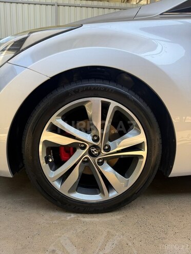 Hyundai Elantra-7