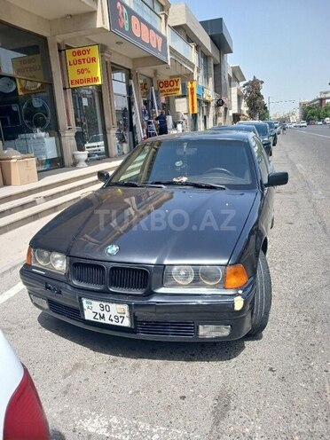 BMW 323-1