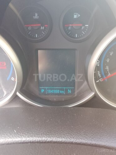 Chevrolet Cruze-12