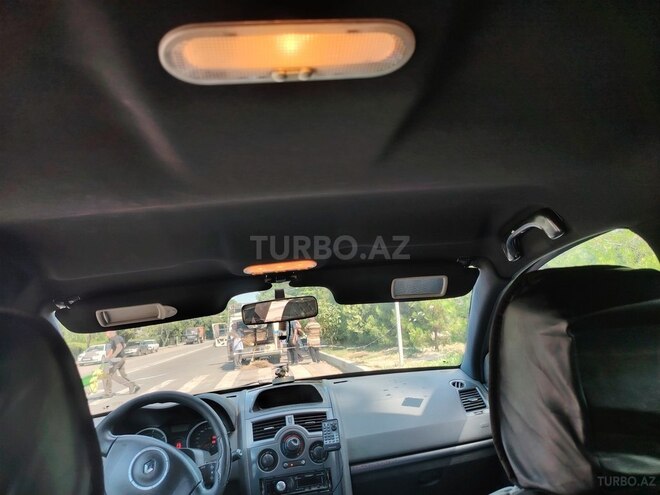 Renault Megane-10