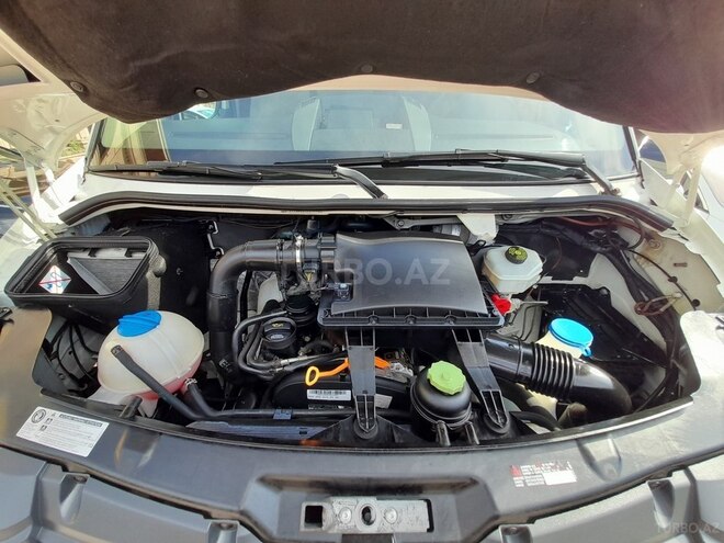 Volkswagen Crafter-13