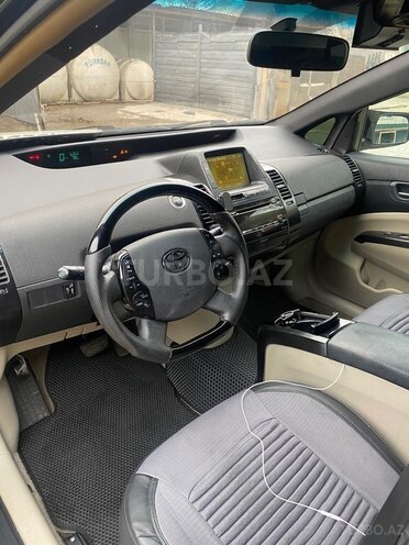 Toyota Prius-6