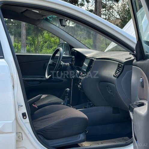 Kia Rio-16