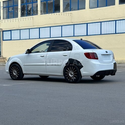 Kia Rio-4