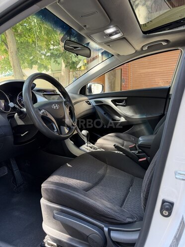 Hyundai Elantra-7