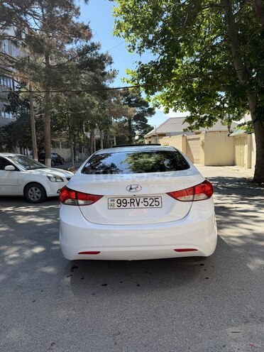 Hyundai Elantra-2