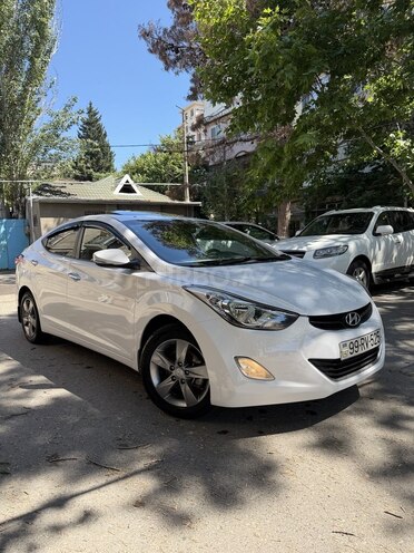 Hyundai Elantra-6