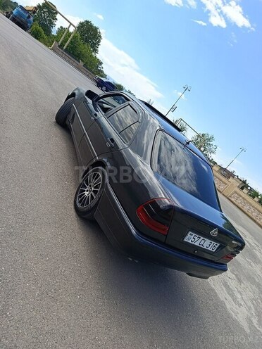 Mercedes C 200-13