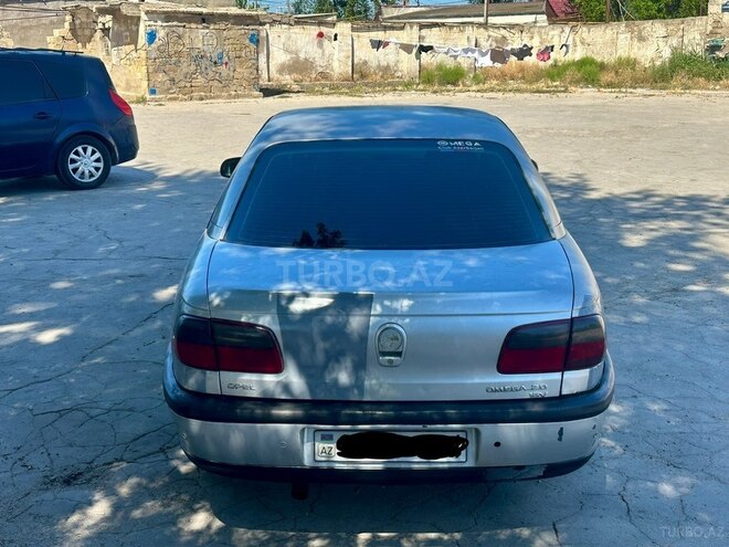 Opel Omega-2