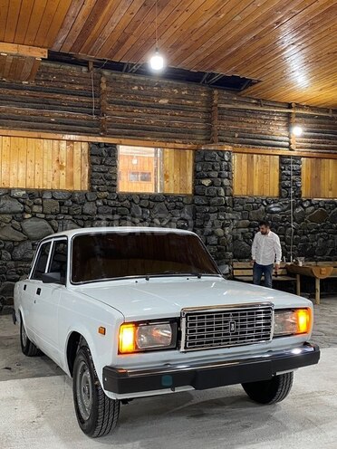LADA (VAZ) 2107-1