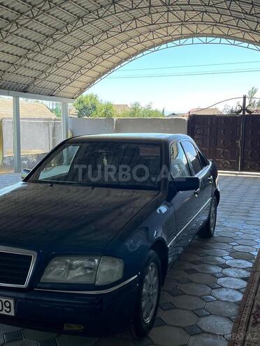 Mercedes C 200-11