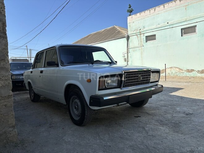 LADA (VAZ) 2107-1