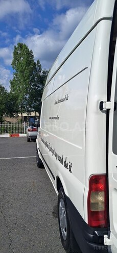 Ford Transit-4