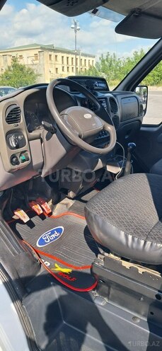Ford Transit-7