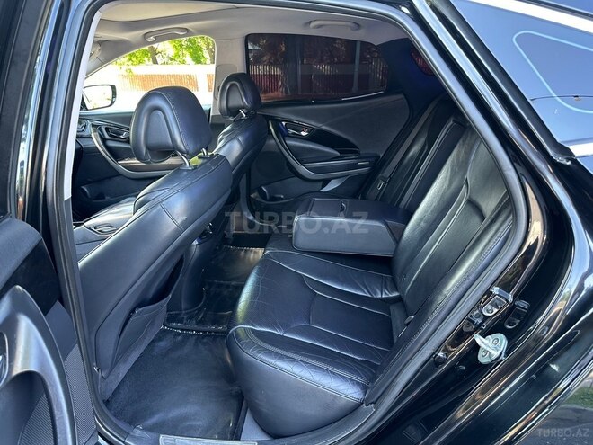 Hyundai Azera-12