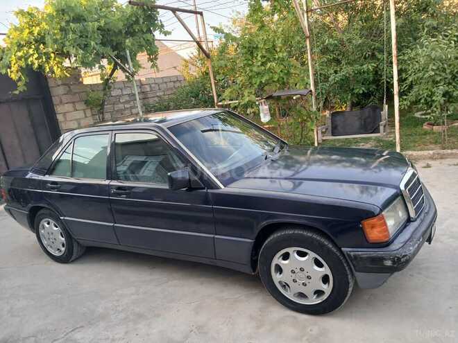Mercedes 190-1