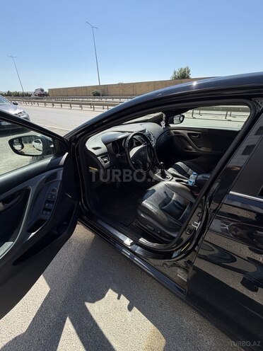 Hyundai Elantra-5