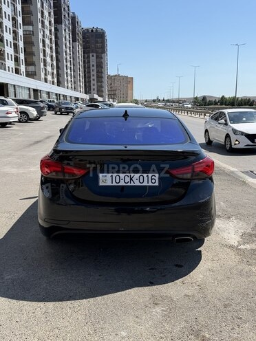 Hyundai Elantra-2
