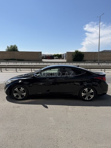 Hyundai Elantra-3