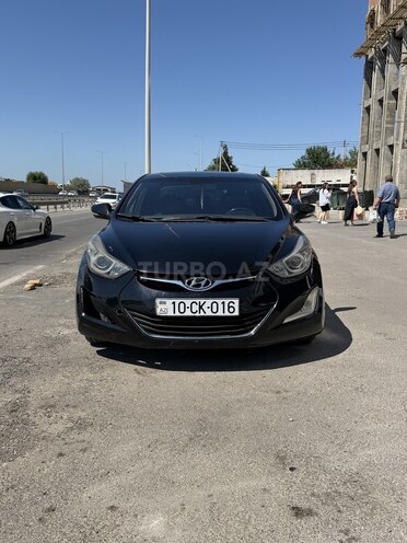 Hyundai Elantra-1