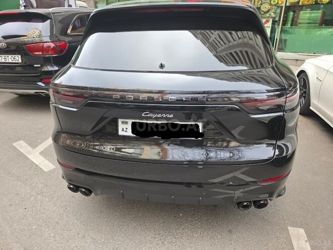 Porsche Cayenne-2