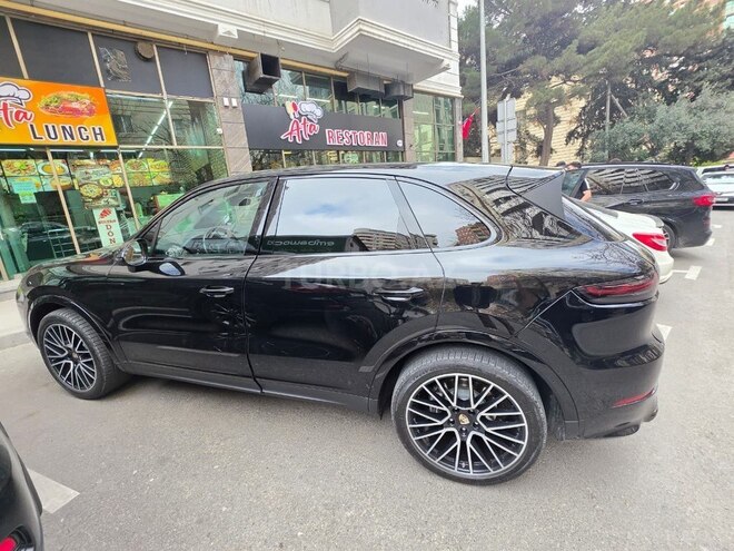 Porsche Cayenne-4
